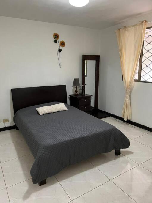 Apartamento En El Poblado Cerca Universidad Ces Apartment *