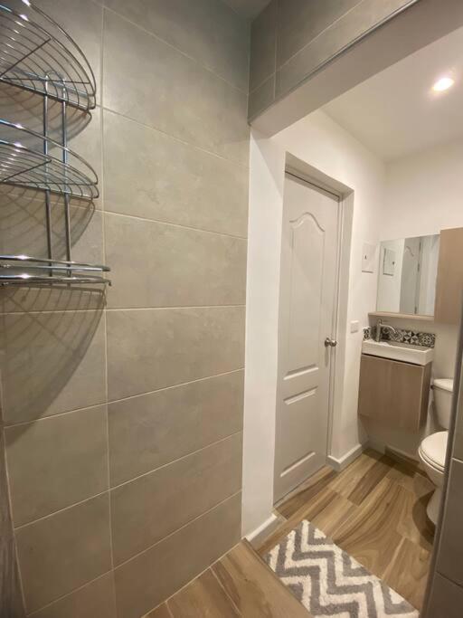 Apartaestudio Boulevard Saint - Michel Apartment Medellin