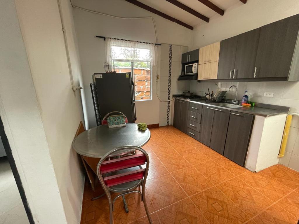 Homestay Habitacion Cerca De La Terminal Del Norte Medellin
