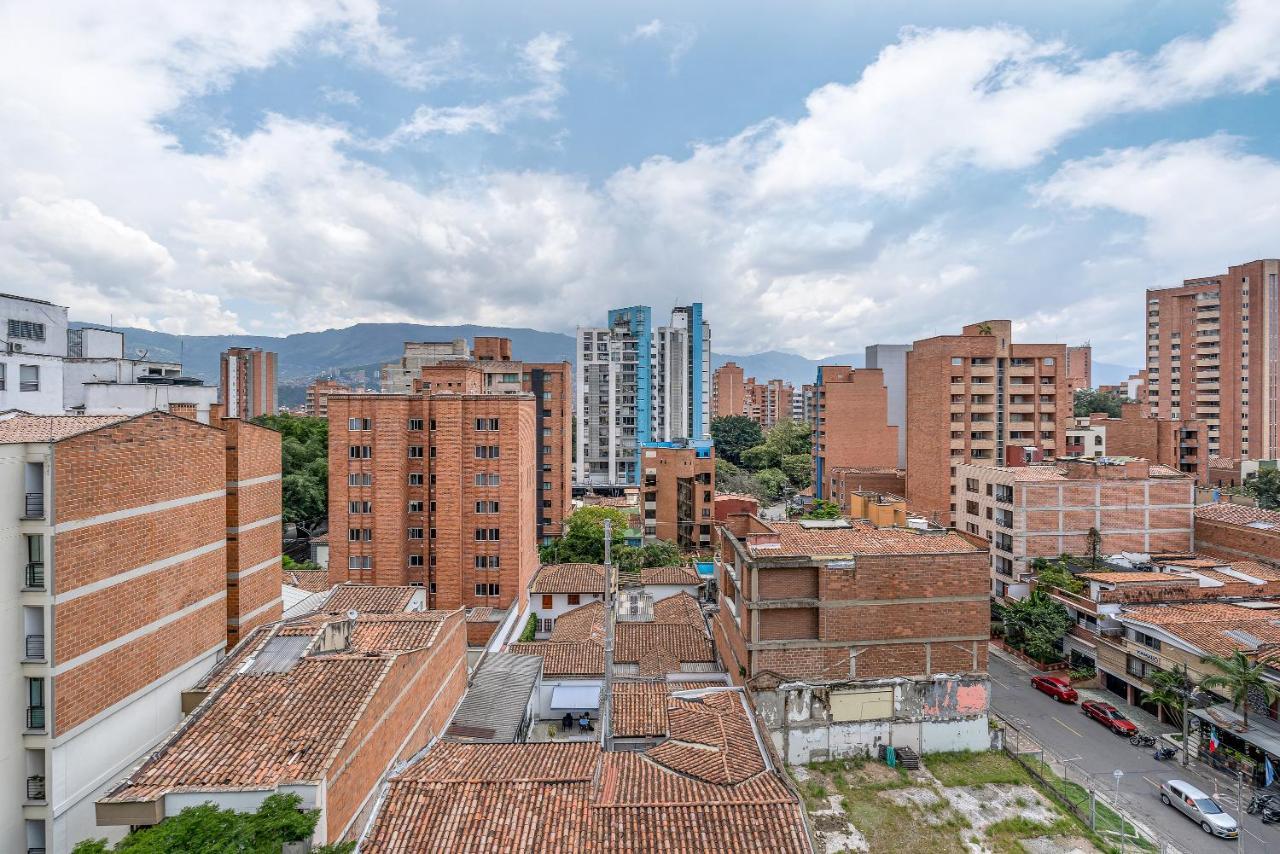 Housy Laureles Medellin
