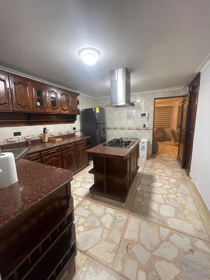 Habitacion Privada Y Hermosa - Laureles 3 Homestay