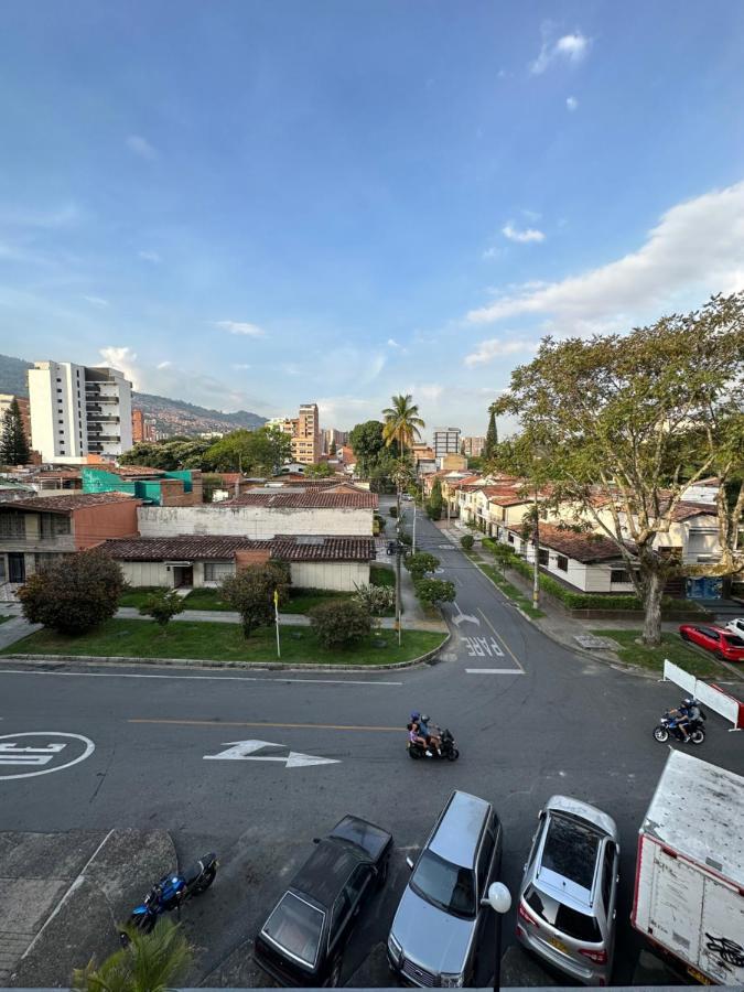 Apartamento Impresionante De 150 Metros Hasta Para 10 Personas Con Seguridad Privada 24hr Laureles - Estadio Medellin