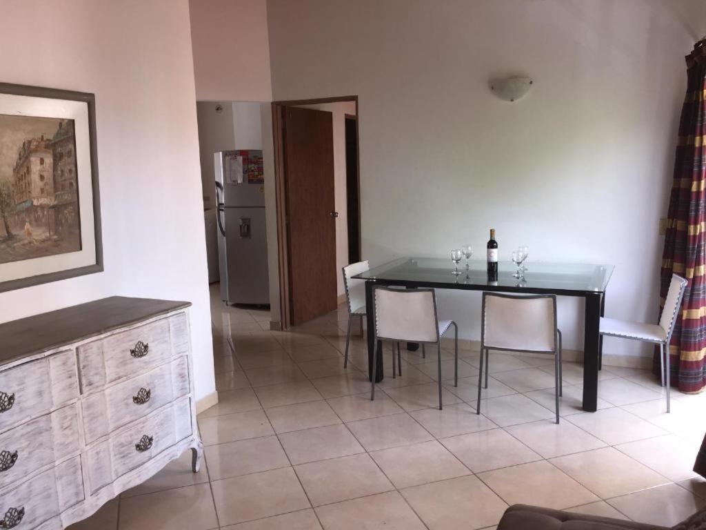 Bueno Y Amplio En El Barrio Mas Cool Del Mundo , Laureles Apartment Medellin
