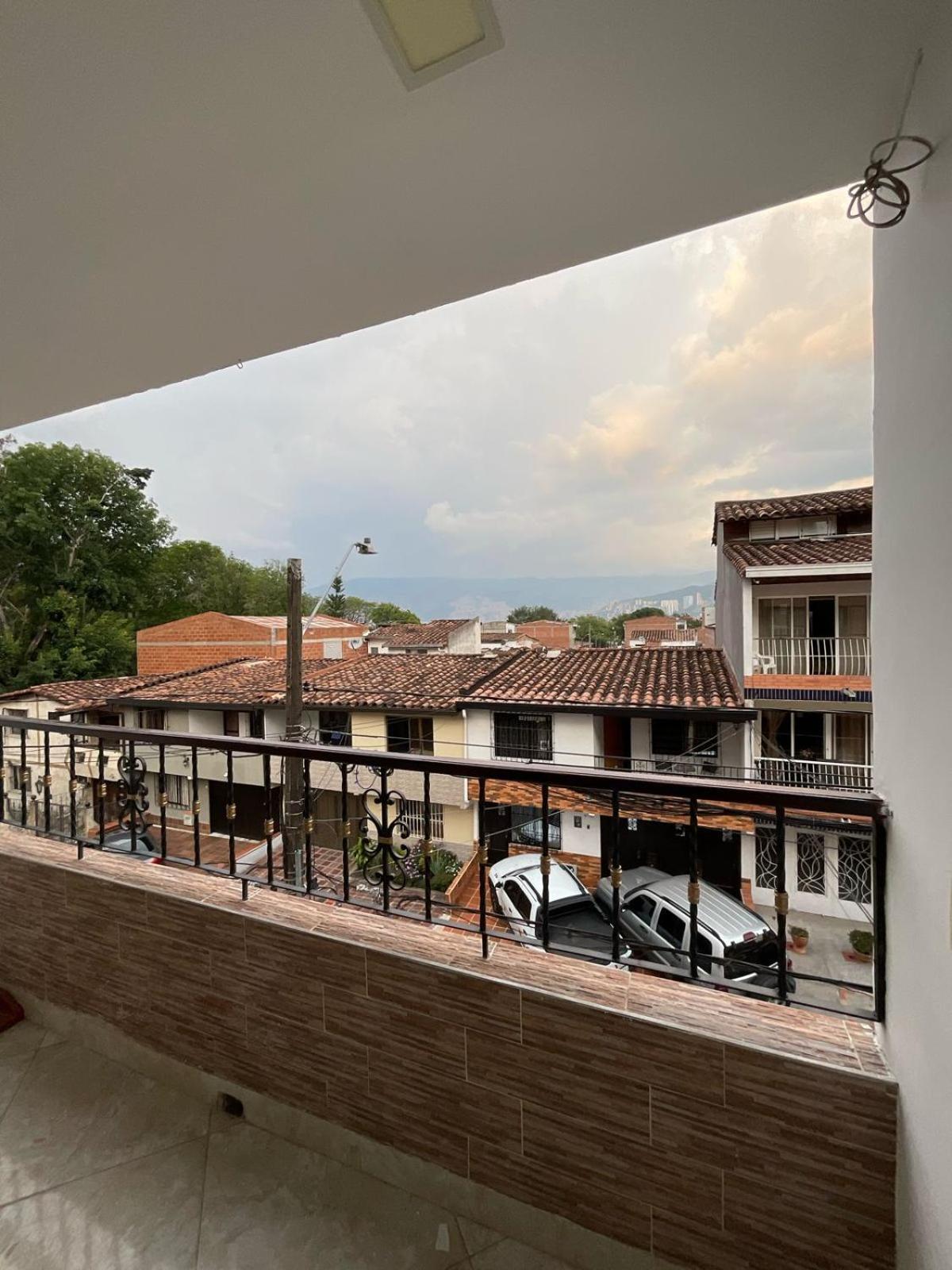 Elegante Y Hermoso En Apartment Medellin
