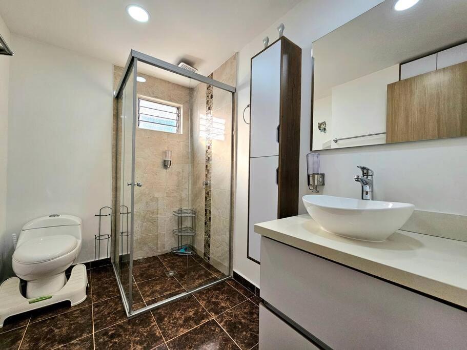 Hermoso Apto Santa Monica, 8 Huespedes, * Medellin