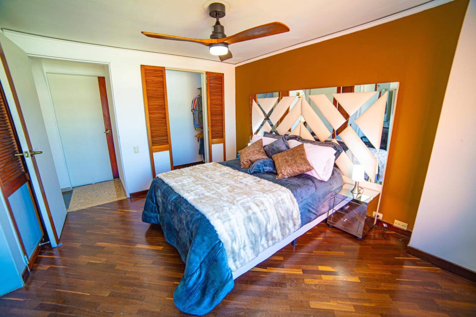 Floor W/balcony In El Poblado Apartment