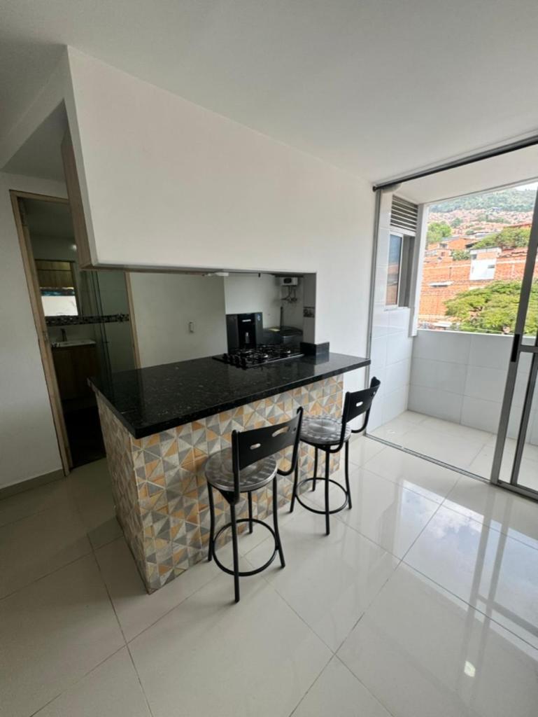 1051 Privado - Ascensor - Internet - Hermosa Vista * Medellin