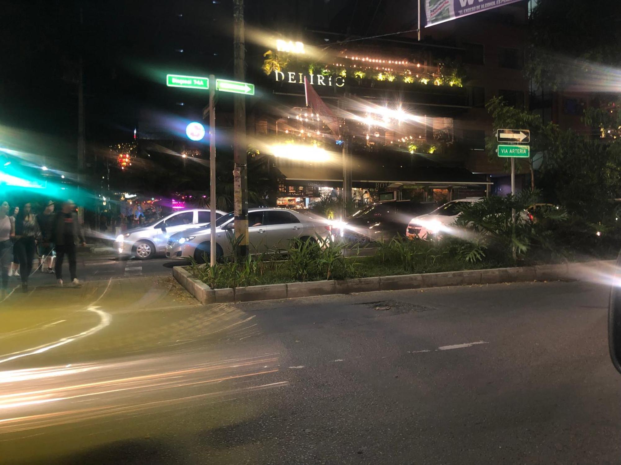 Bueno Y Amplio En El Barrio Mas Cool Del Mundo , Laureles *
