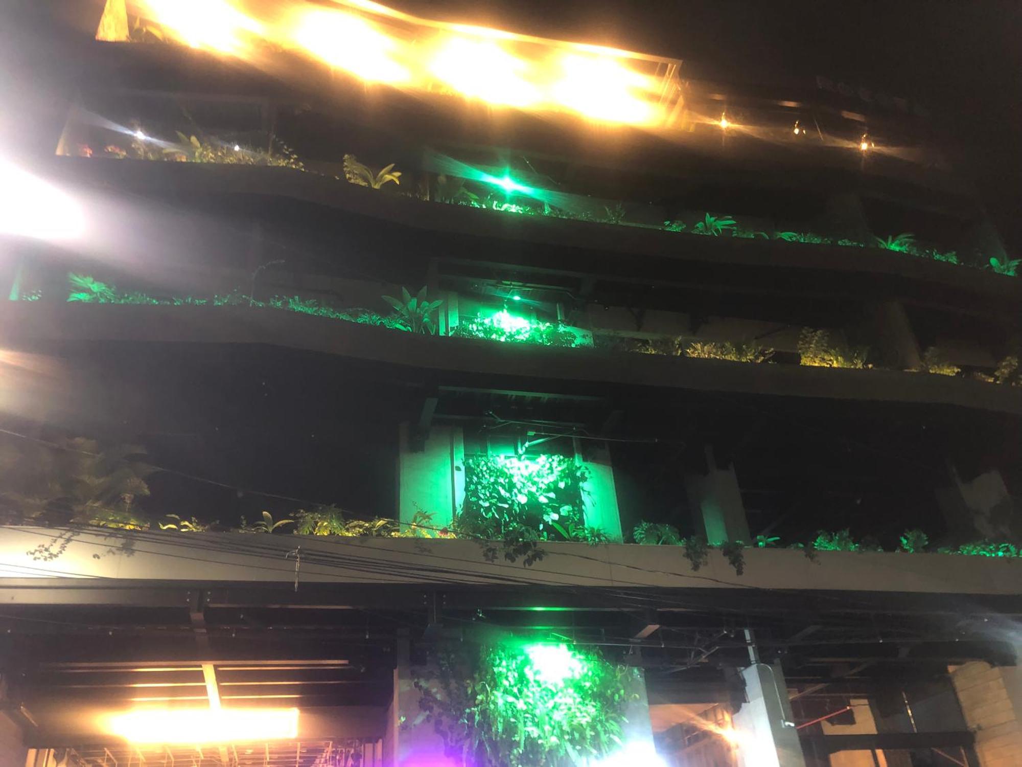Bueno Y Amplio En El Barrio Mas Cool Del Mundo , Laureles * Medellin