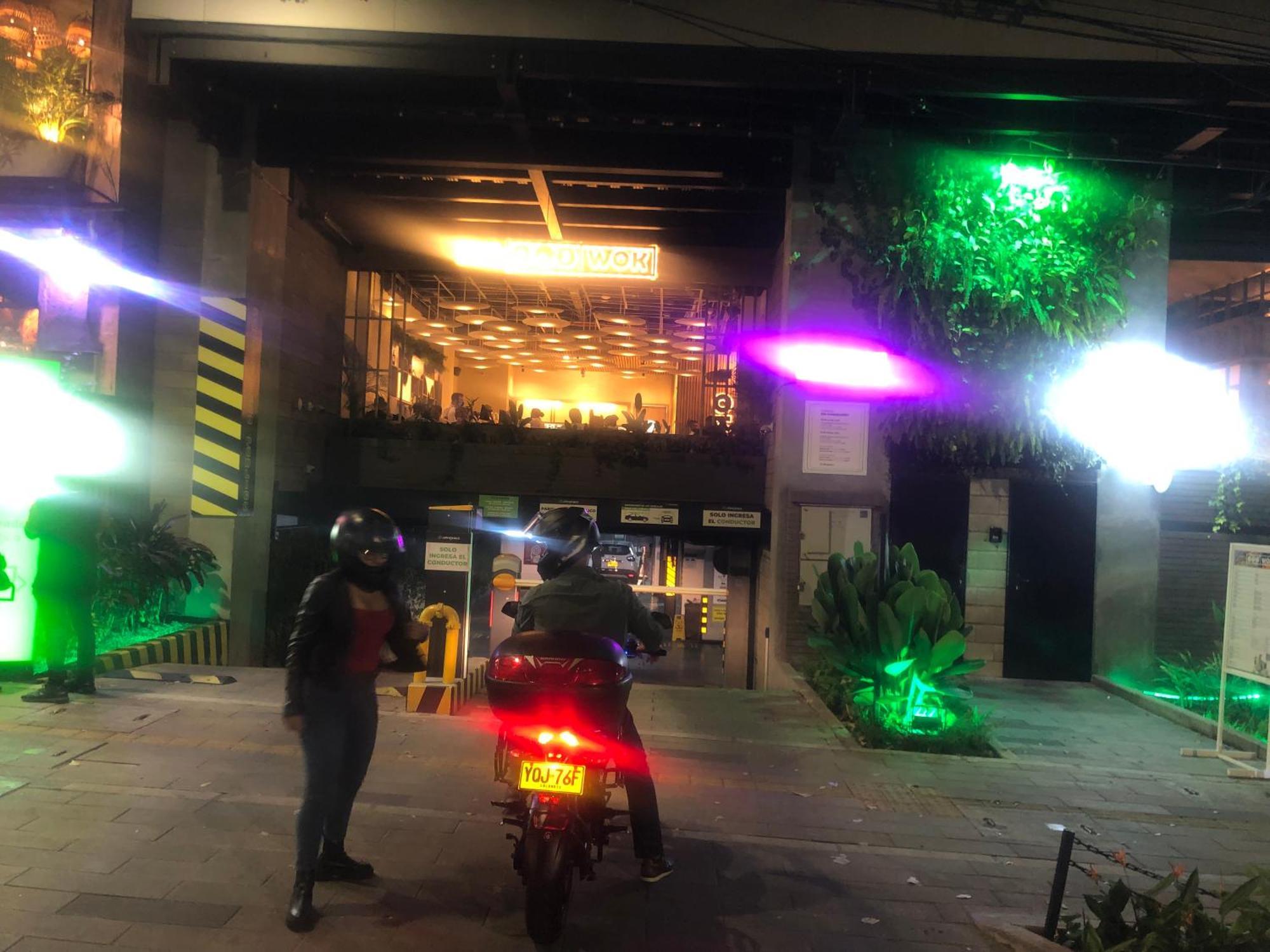Bueno Y Amplio En El Barrio Mas Cool Del Mundo , Laureles *