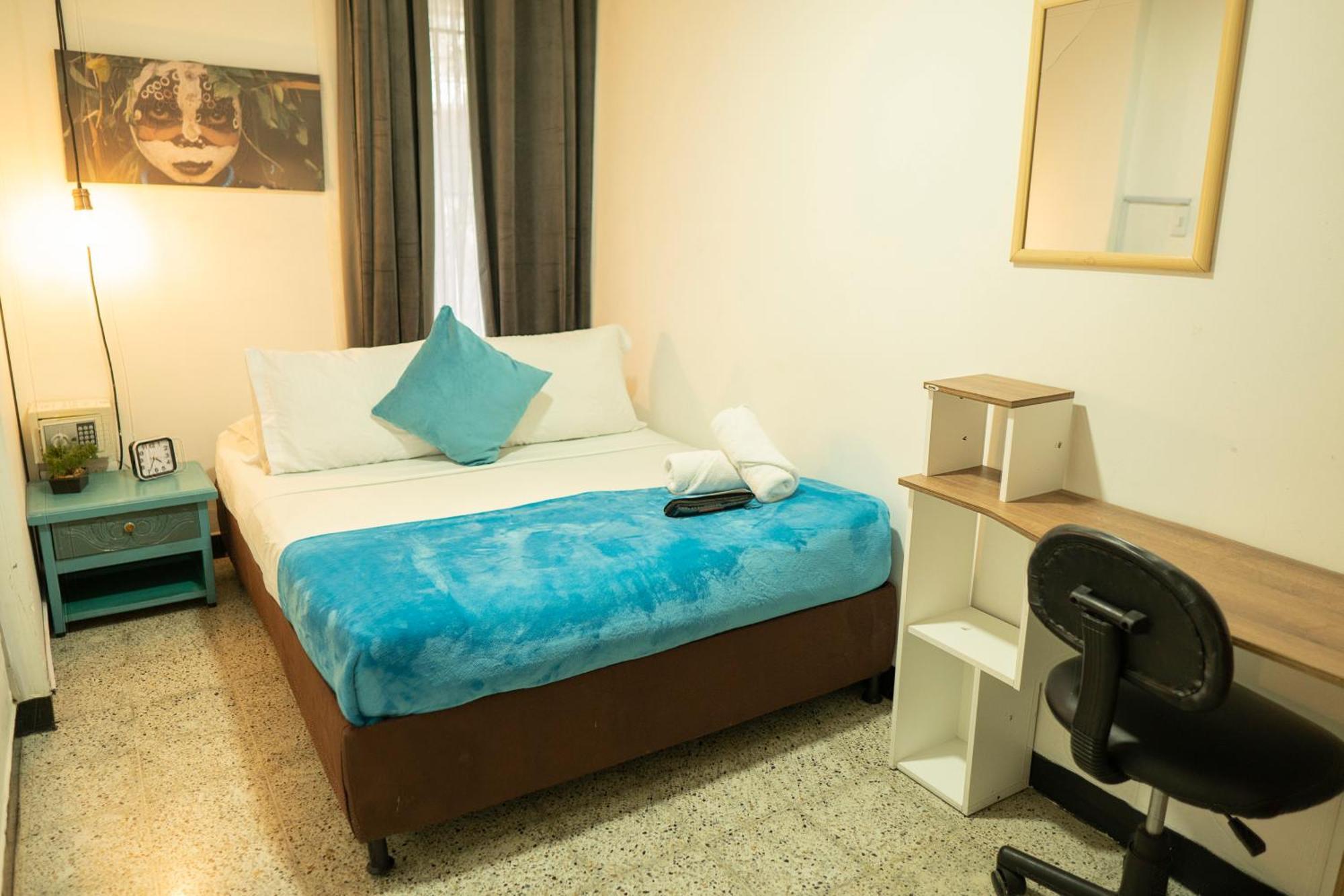 Africa House-casa Laureles-la70 Guest house