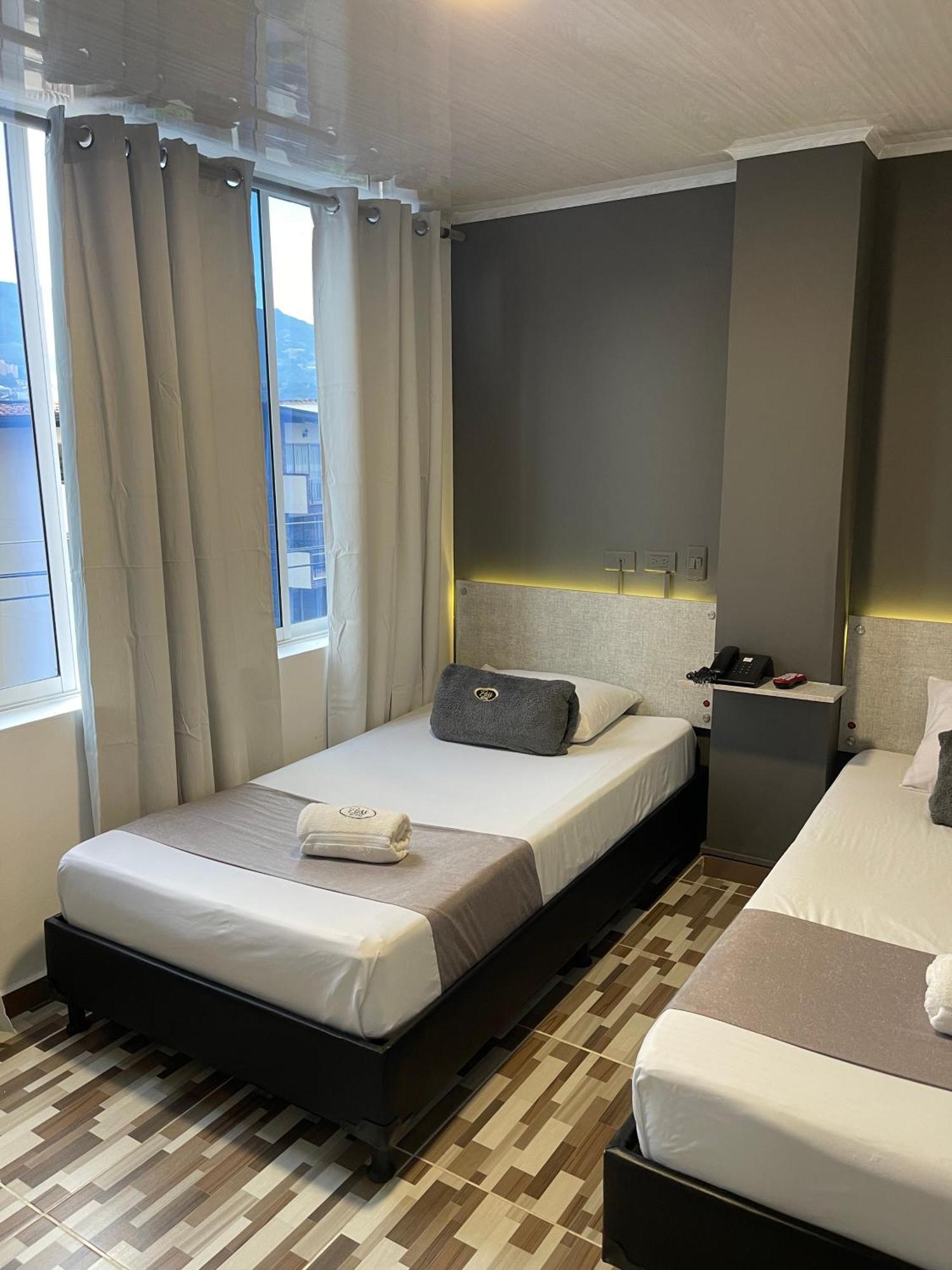 Pass, Laureles Hotel Medellin