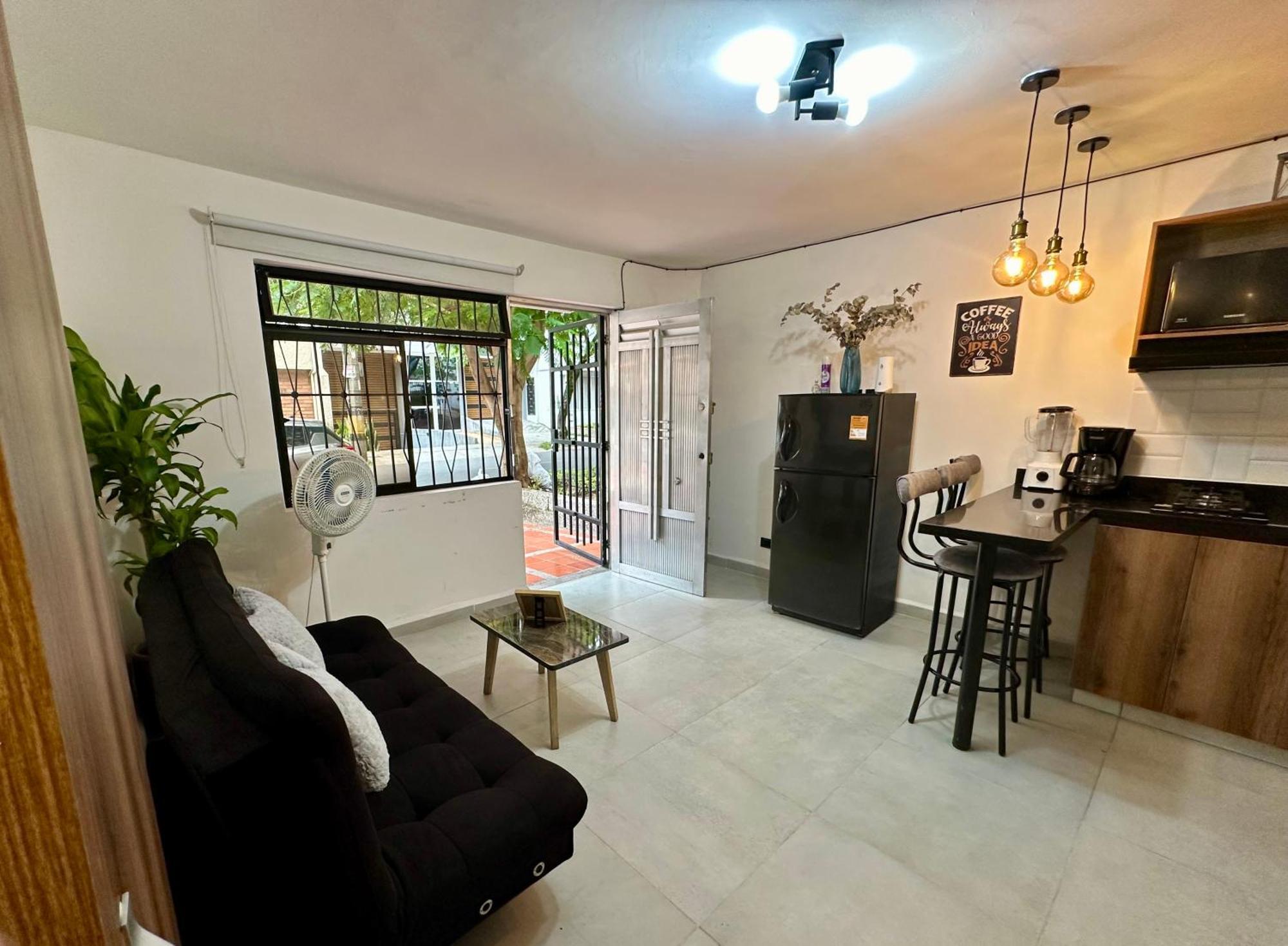 Cerca A Laureles / 300m Wi-fi Apartment Medellin