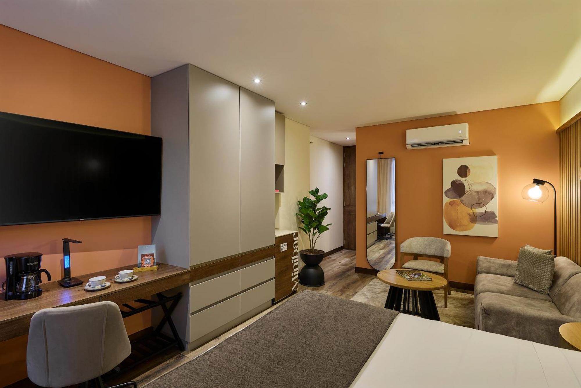Hotel Blues
