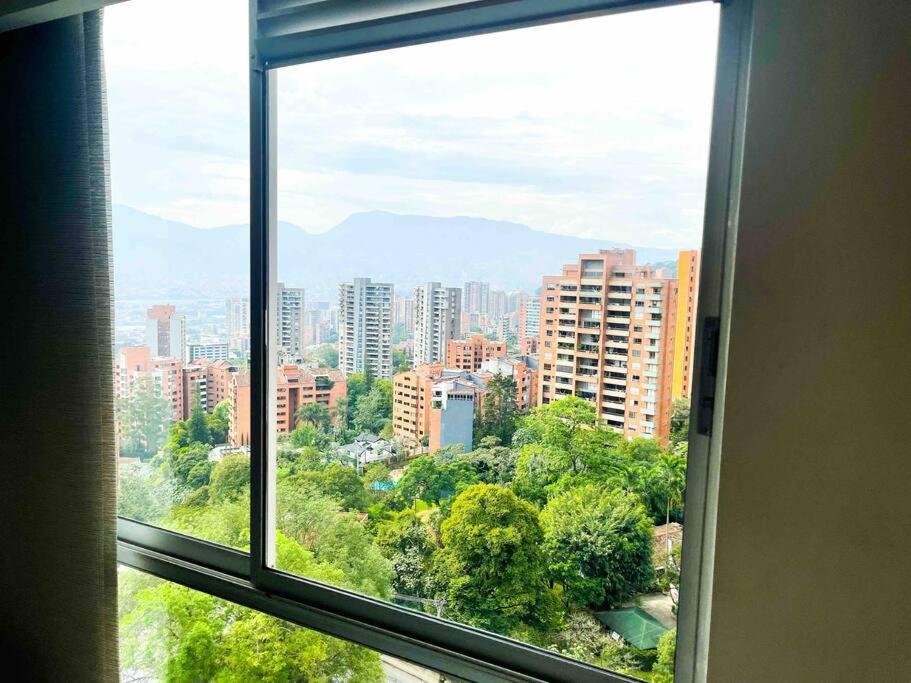 Encantador Apartamento En Exclusivo Sector 14 * Medellin