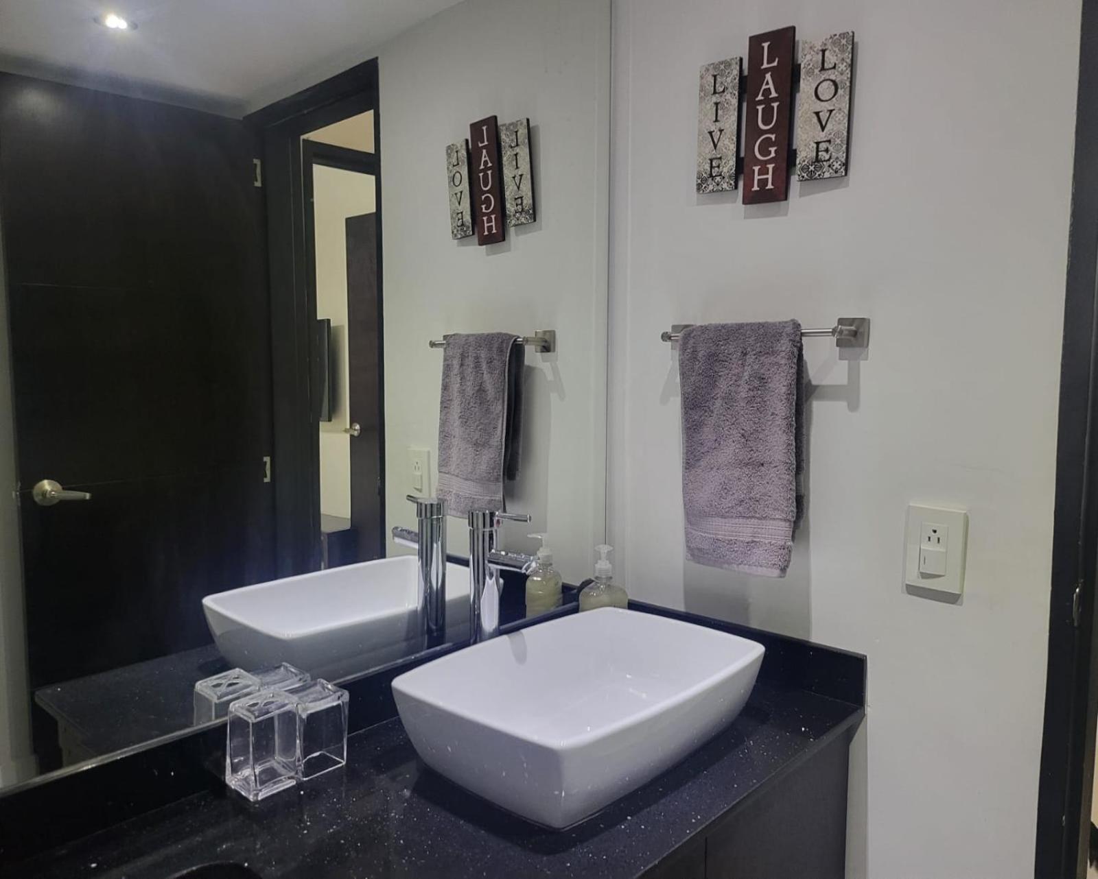 Center Flats - In El Poblado Near Park Lleras, Medellin! Apartment *