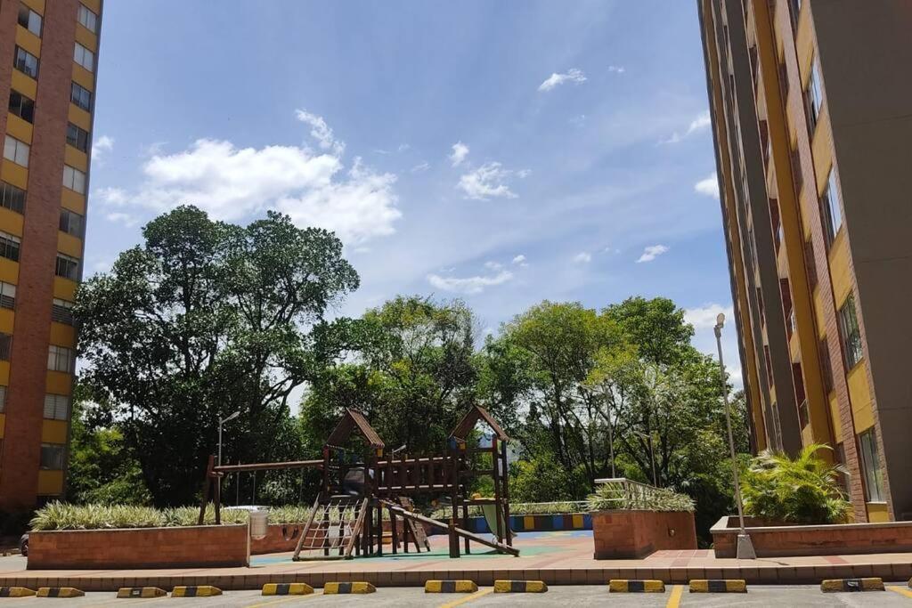 El Poblado, Con Piscina, Gym, Comodo, Linda Vista. Apartment Medellin