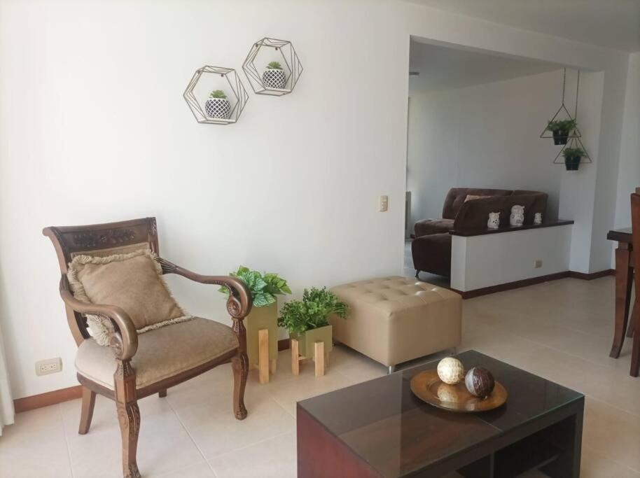 El Poblado, Con Piscina, Gym, Comodo, Linda Vista. Apartment Medellin