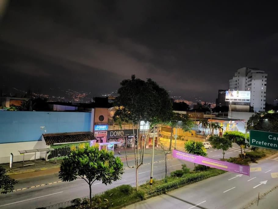 Apartment Center Flats - In El Poblado Near Park Lleras, Medellin!