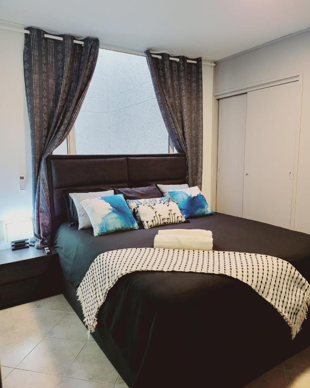 Apartment Center Flats - In El Poblado Near Park Lleras, Medellin!