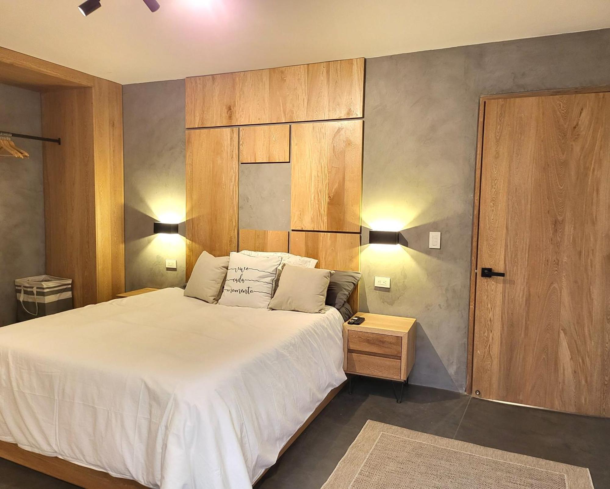 Apartment Center Flats - In El Poblado Near Park Lleras, Medellin! *