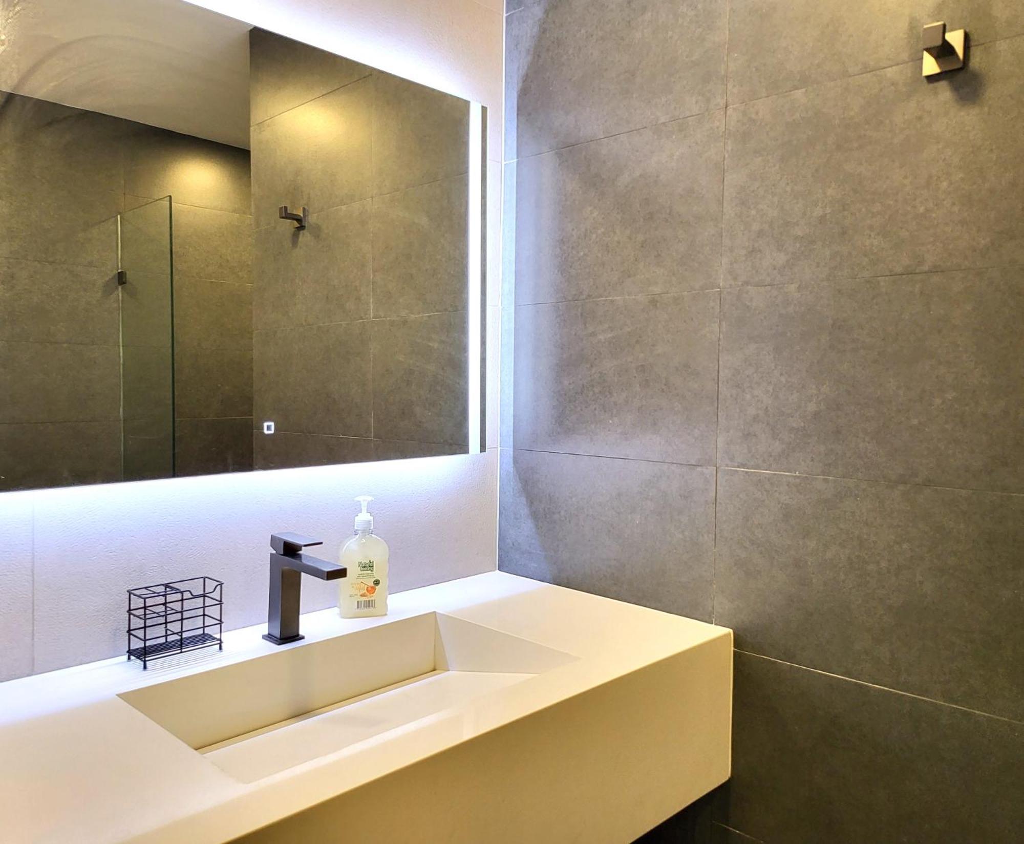 Apartment Center Flats - In El Poblado Near Park Lleras, Medellin! *