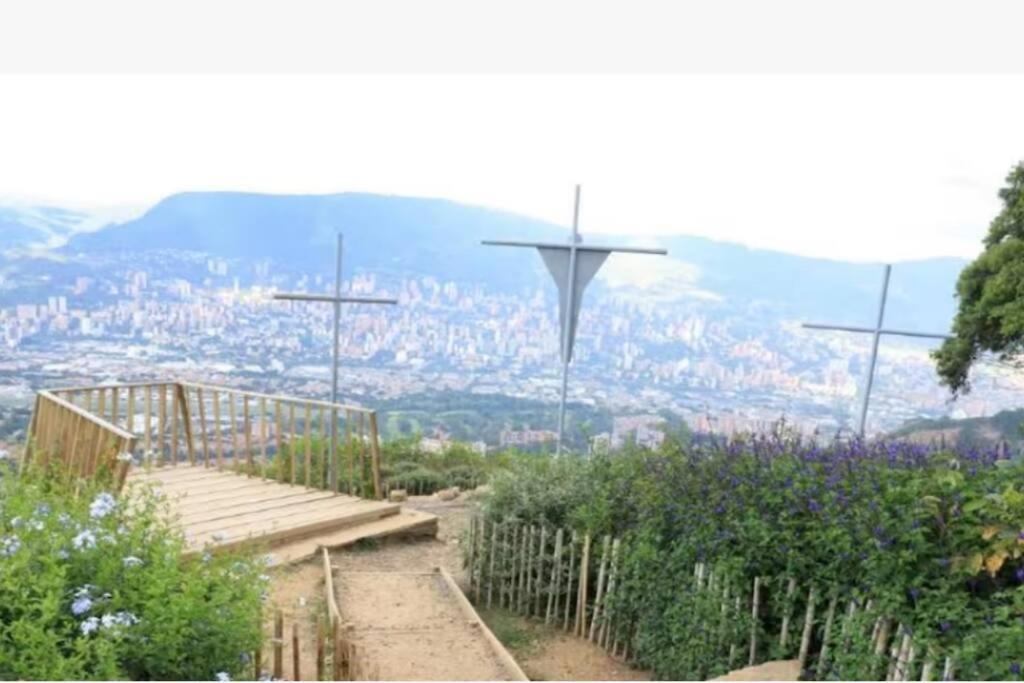 Spacious Belen 300mb Fast Wifi Walkable Apartment Medellin