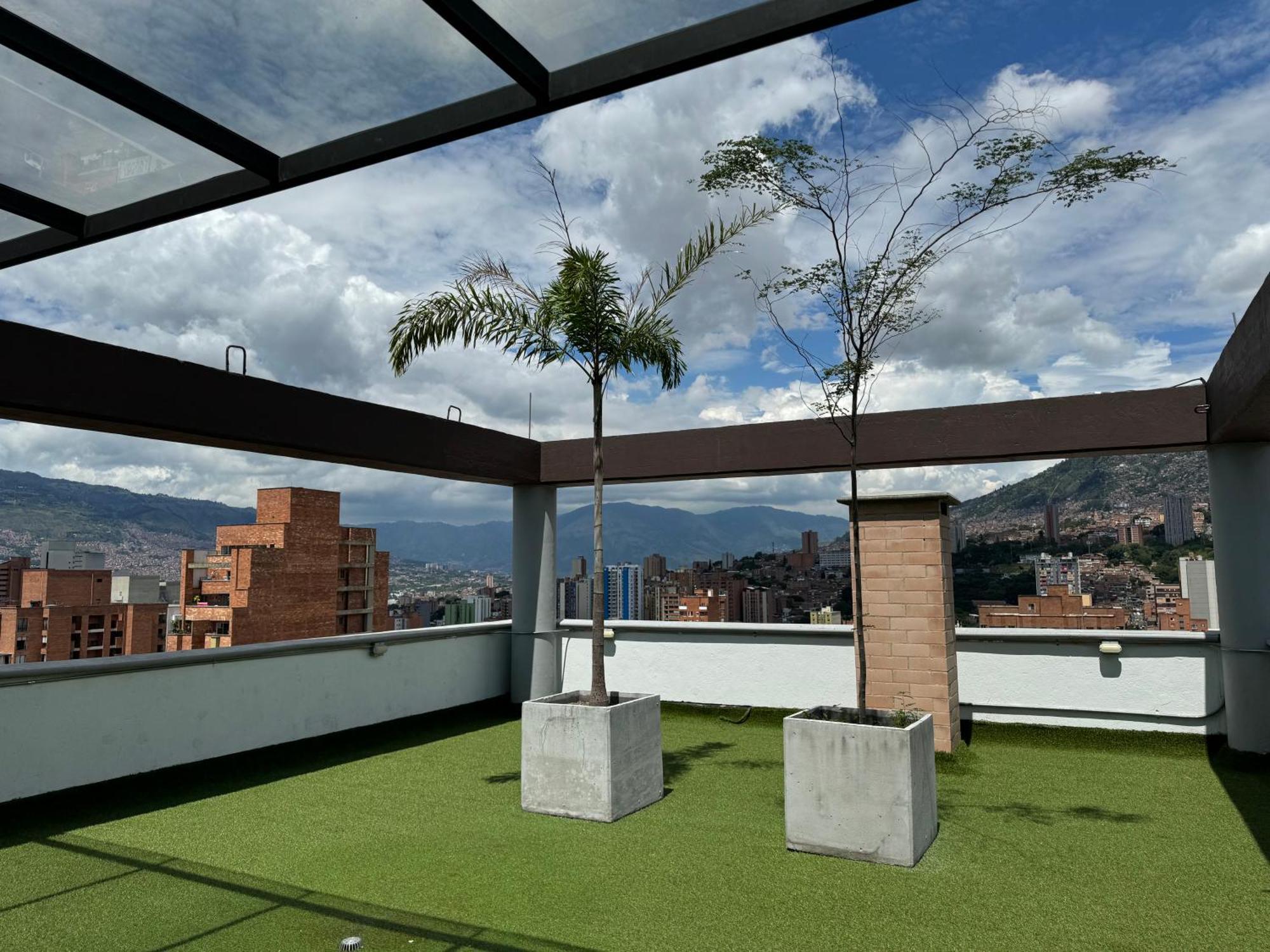 Loft Luminoso Y Moderno Con Excelentes Vistas * Medellin