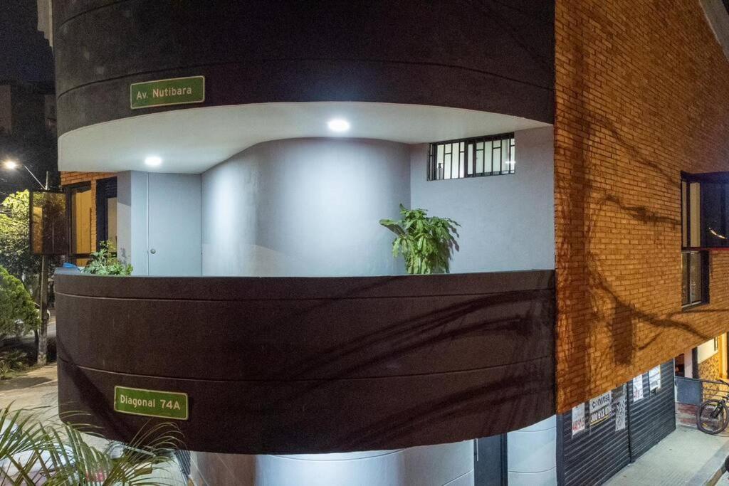 Apartment 202 Romantic Loft With Jacuzzi