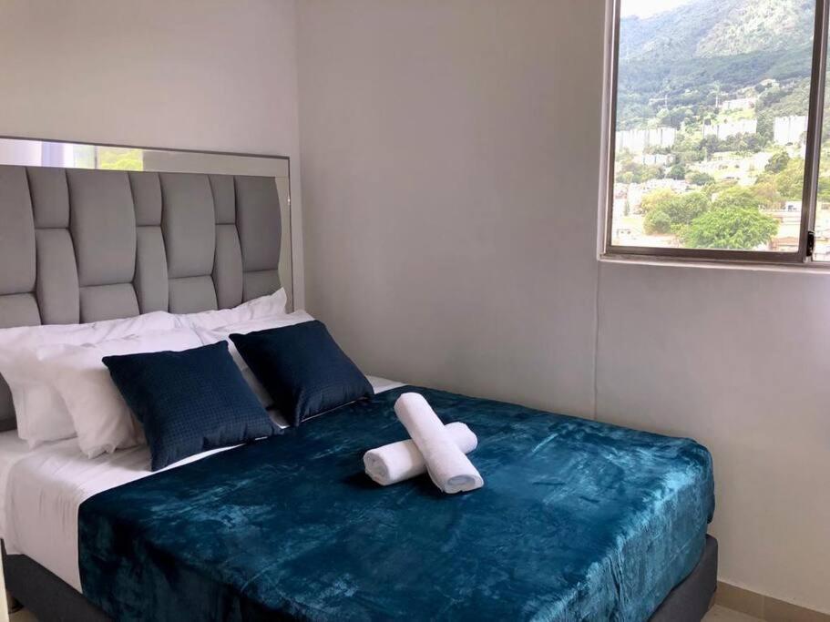 Paisa Charm: Your Refuge In Medellin