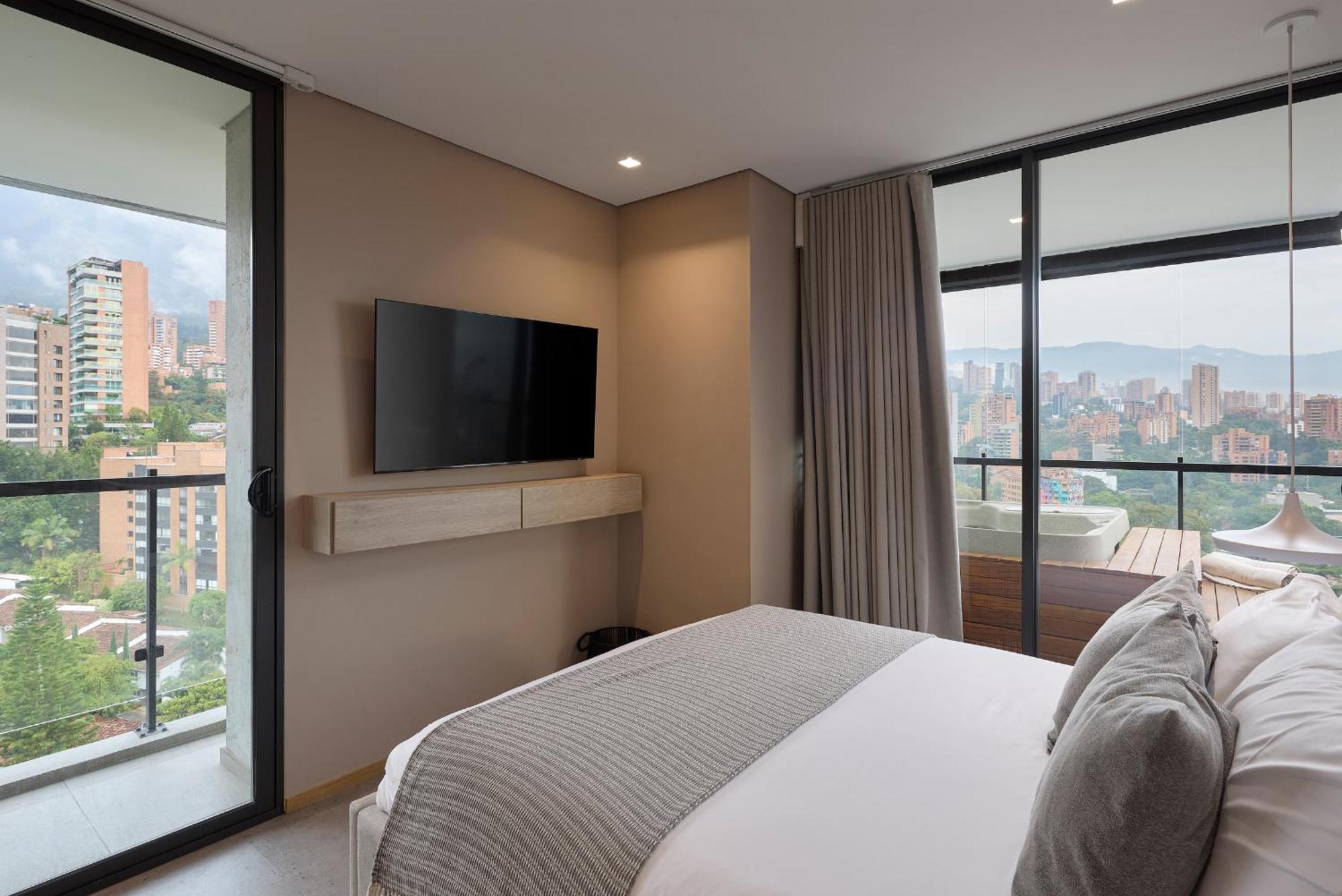 Wake Living Apartahotel Medellín