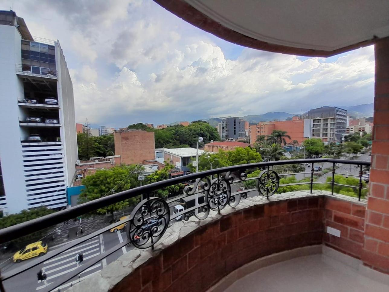 Apartment Laureles Mejor Ubicacion *