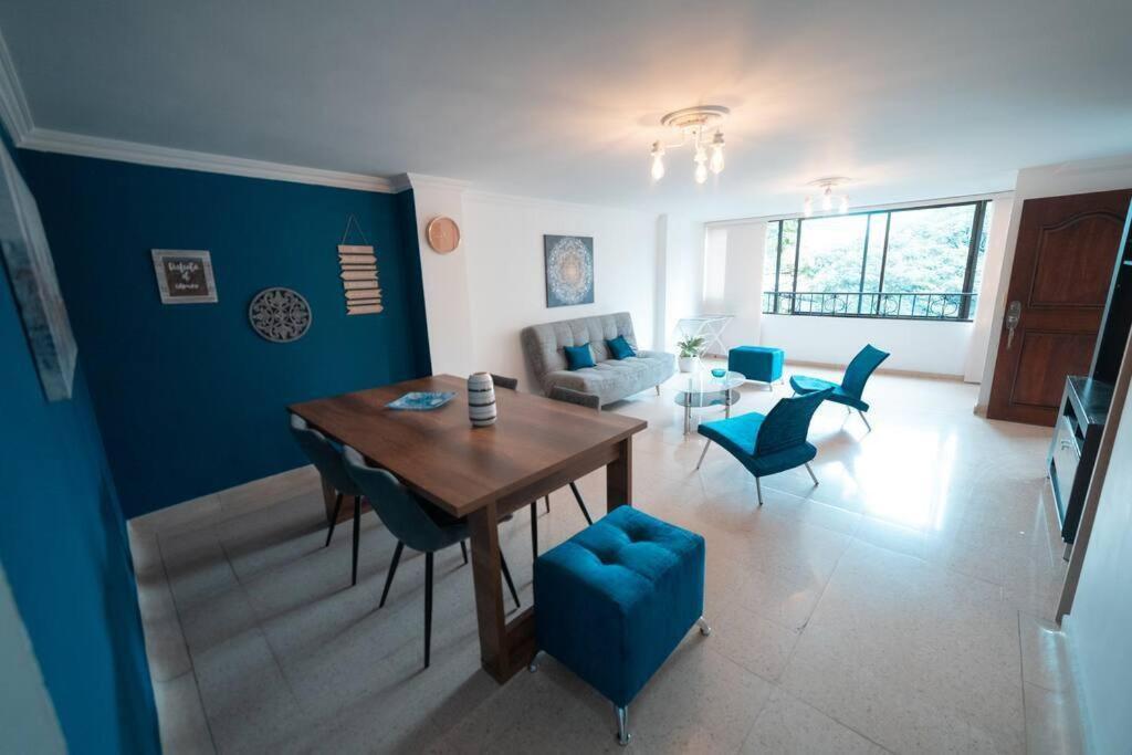 Apartamento Amoblado De 3 En Mlb301