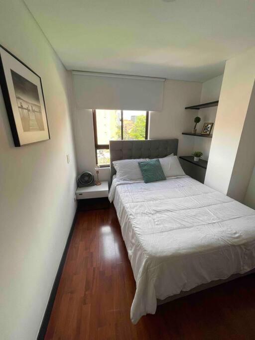 Nice Apt 2 Bedroom 2 Bath In Laureles Second Park