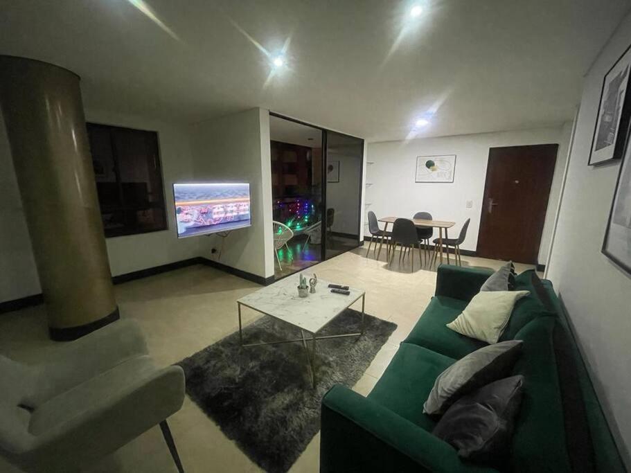 Nice Apt 2 Bedroom 2 Bath In Laureles Second Park Apartment
