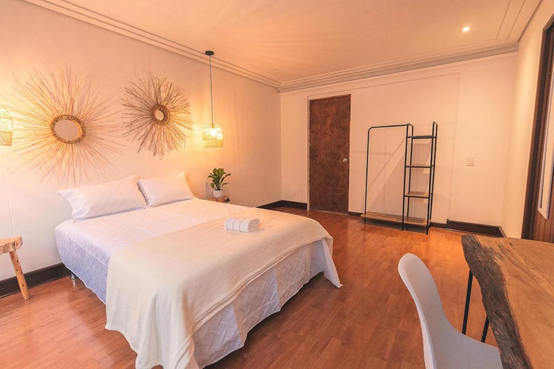 Apartment Con Bano Compartido En El Poblado -a6 Medellin