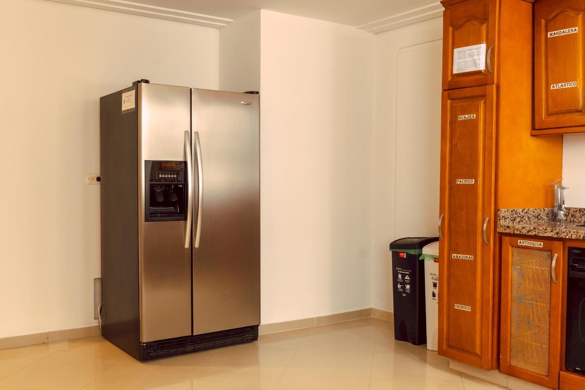 Apartment Amplia Con Bano Compartido Poblado-b12 Medellin