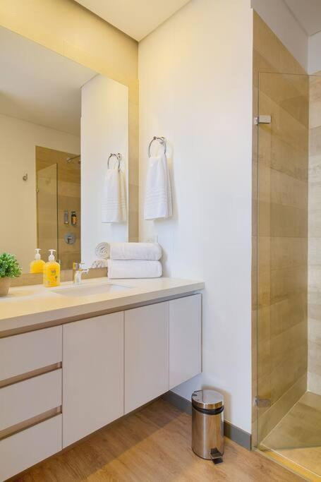 The Place Need In Poblado-medellin 1103 Apartment