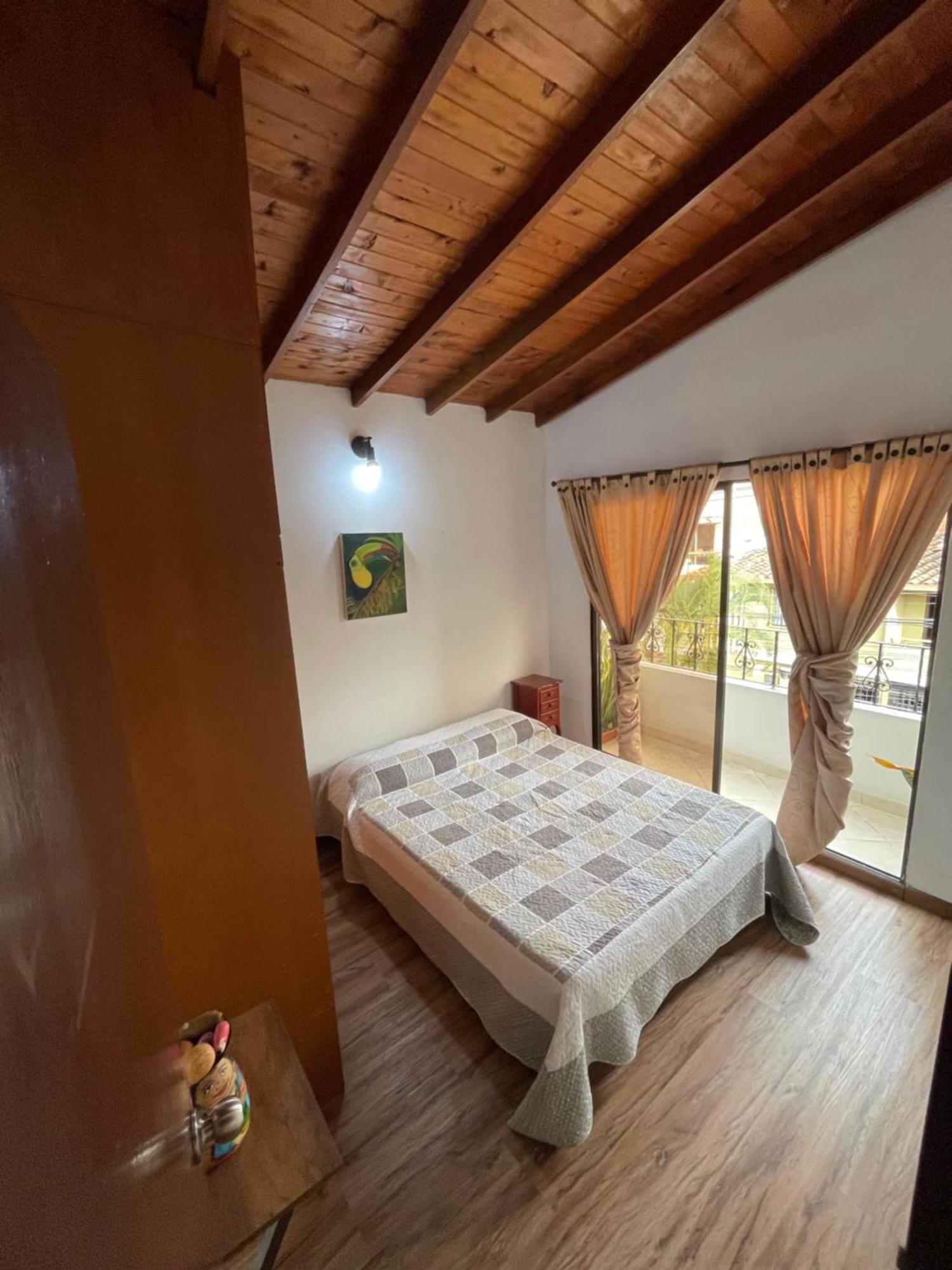 Hermoso Apartamento Con Terraza * Medellin