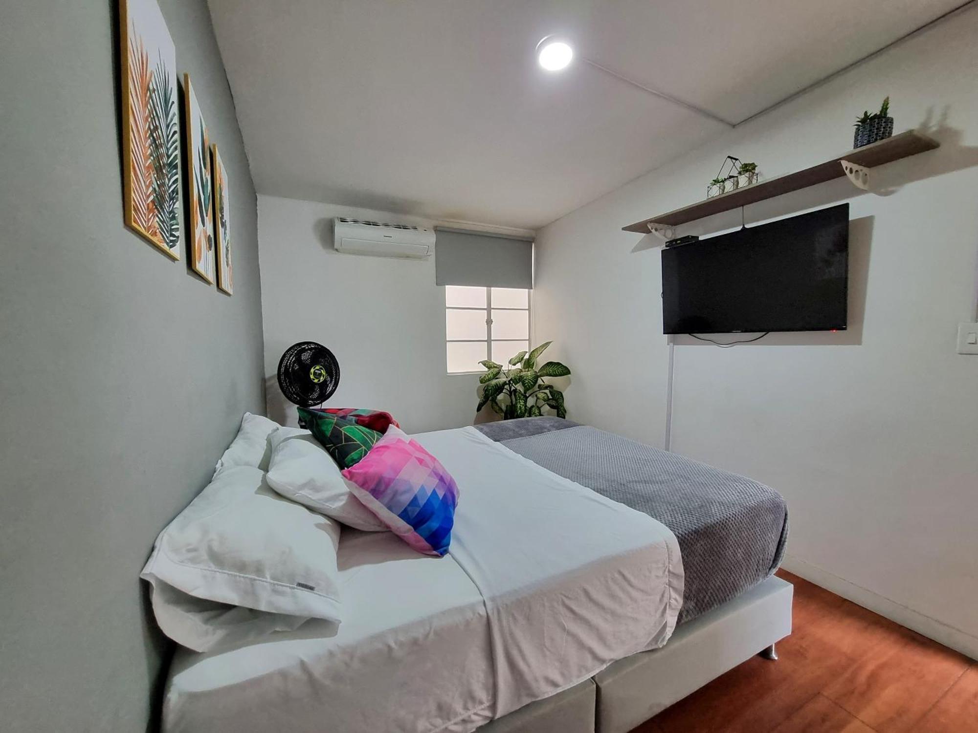 Hermoso Apartamento Con Terraza En Laureles *