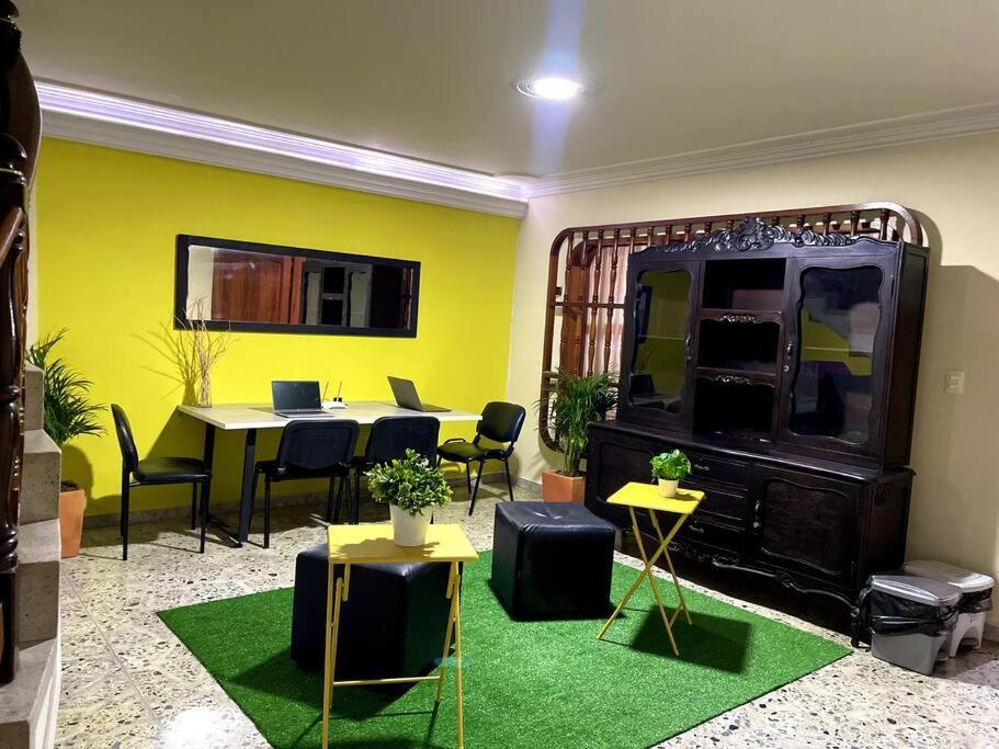 Tu Hogar En 20 Personas Holiday home