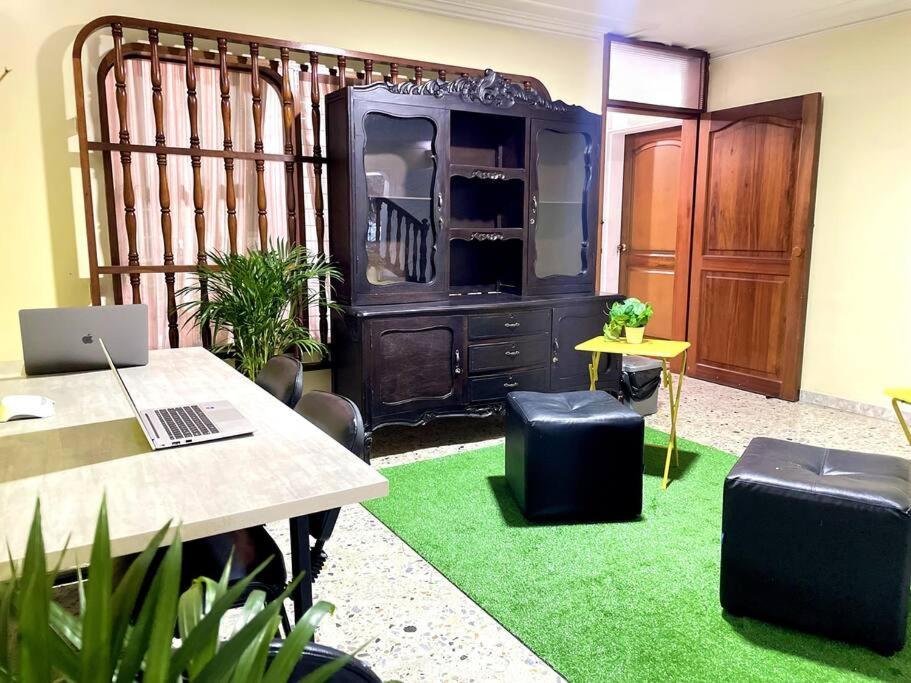 Tu Hogar En 20 Personas Holiday home