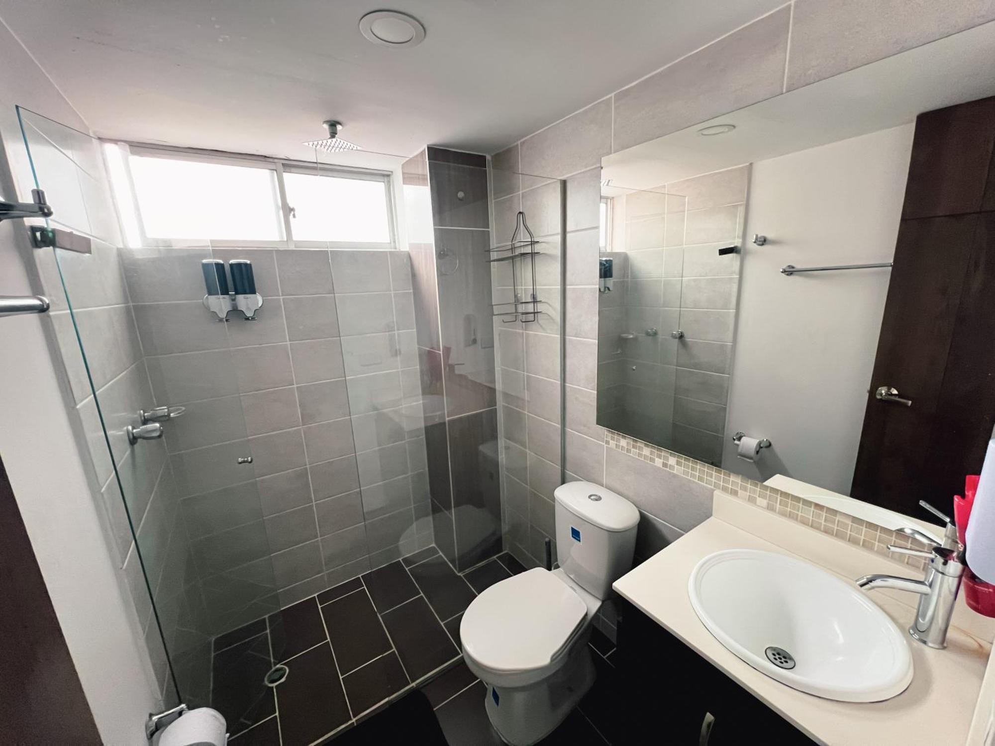 Apartment Familiar, Excelente Ubicacion, Laureles *