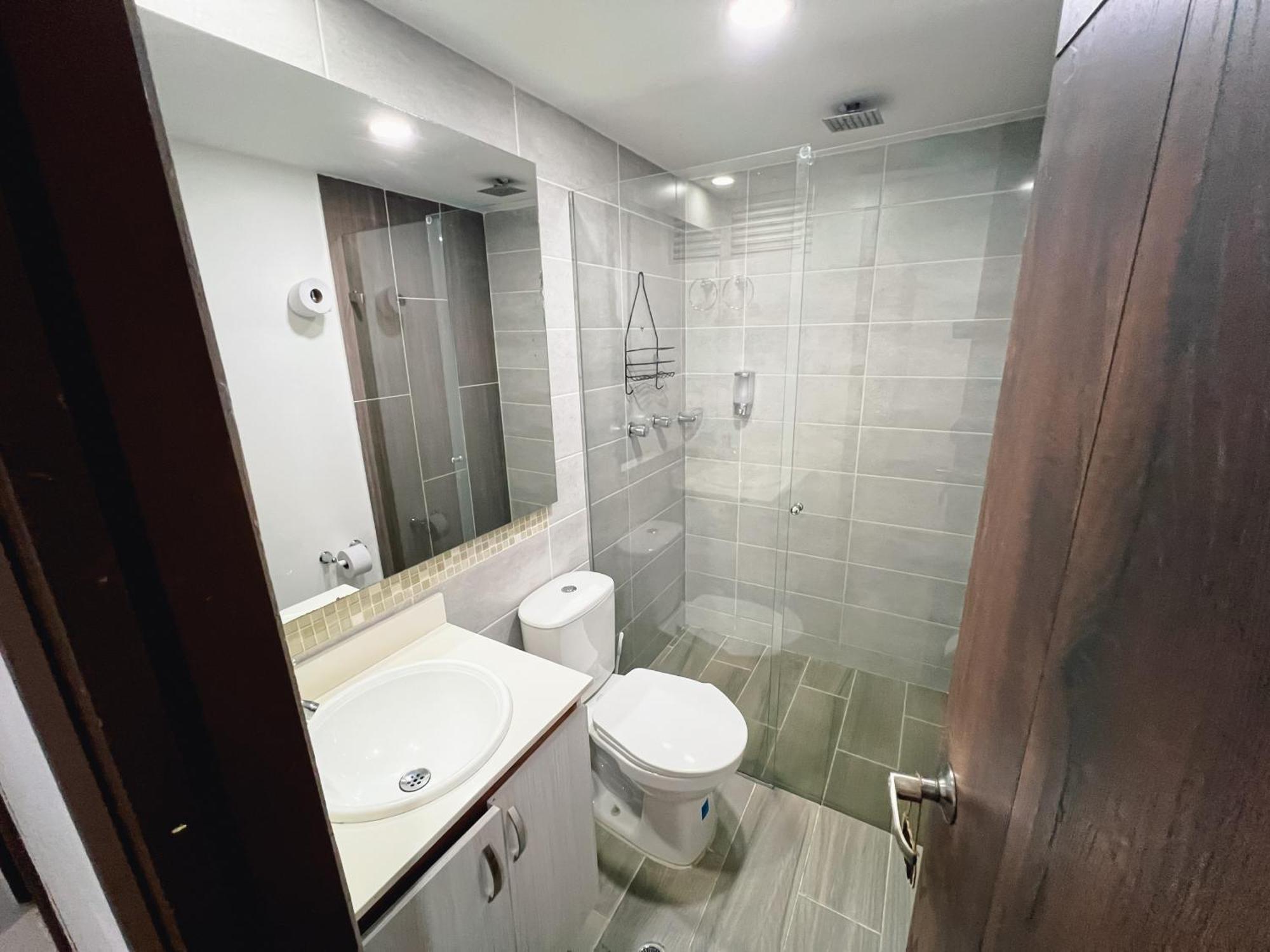 Familiar, Excelente Ubicacion, Laureles Apartment Medellin