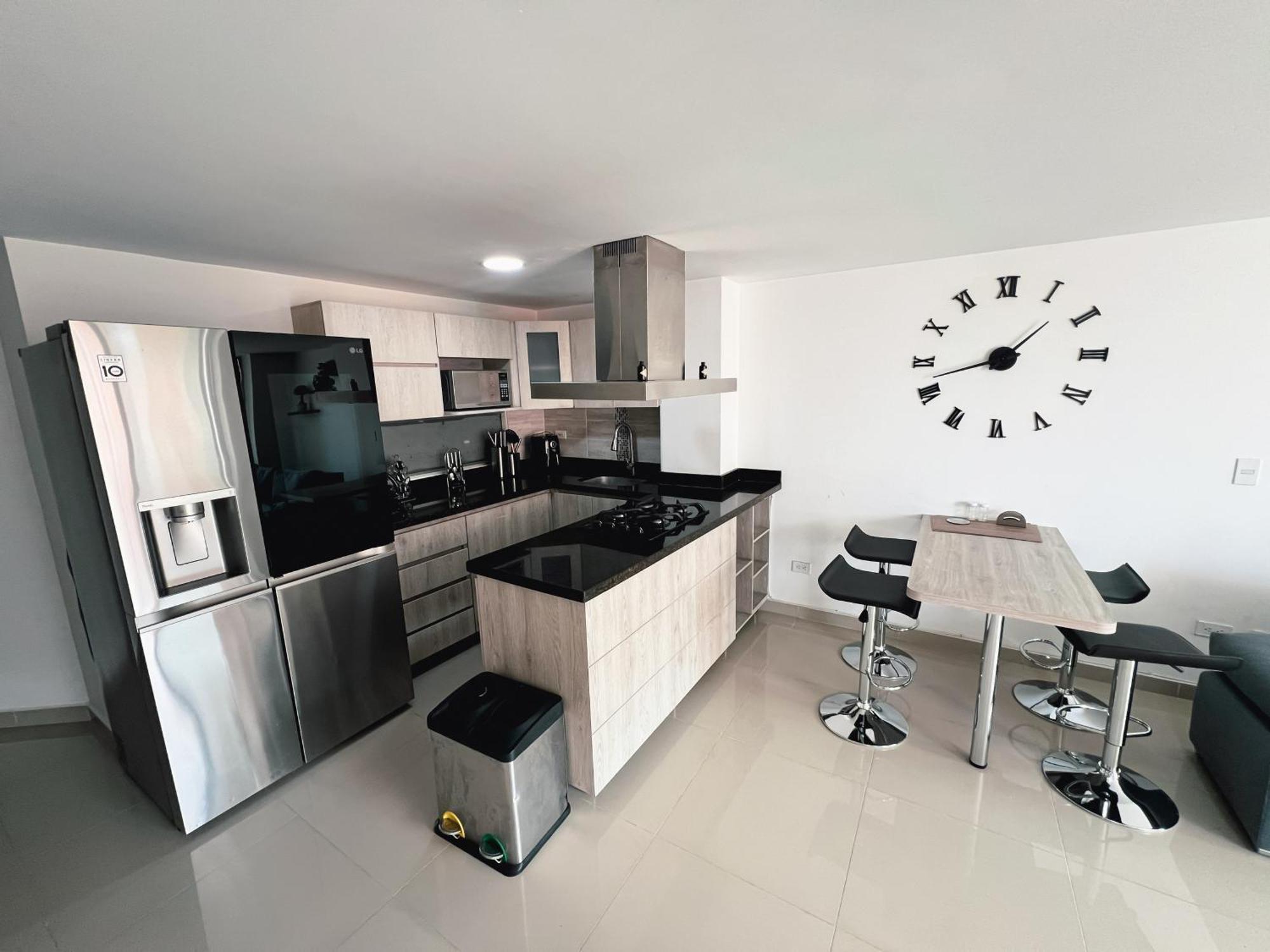 Apartment Familiar, Excelente Ubicacion, Laureles *