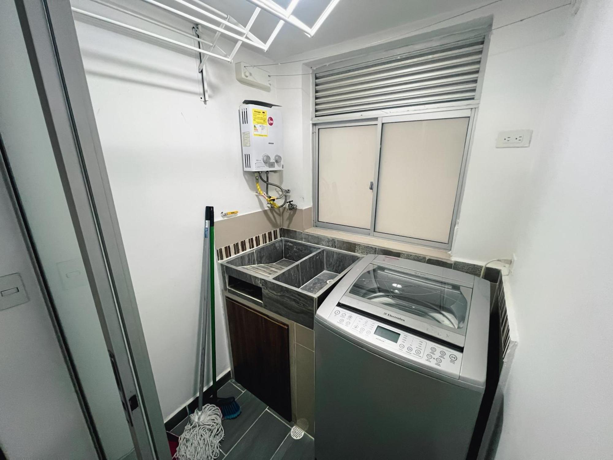 Apartment Familiar, Excelente Ubicacion, Laureles