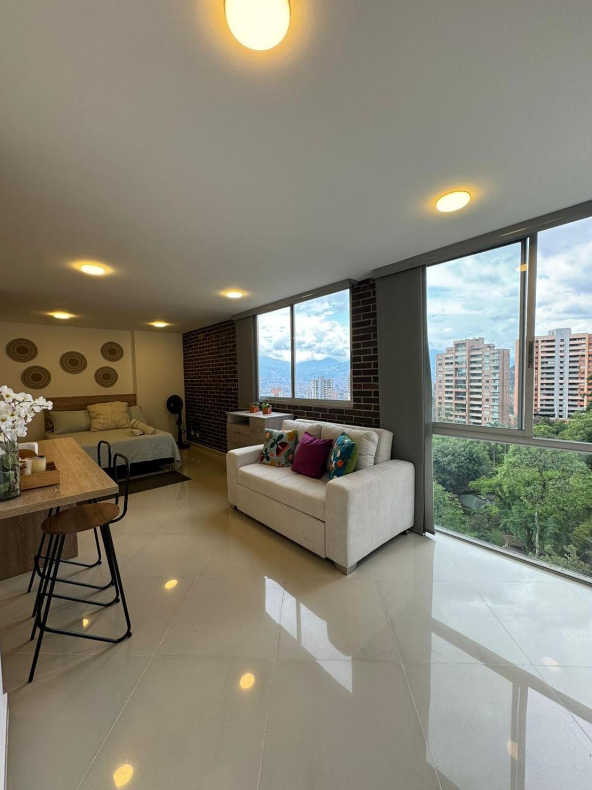 Great Apto In Poblado Medellin