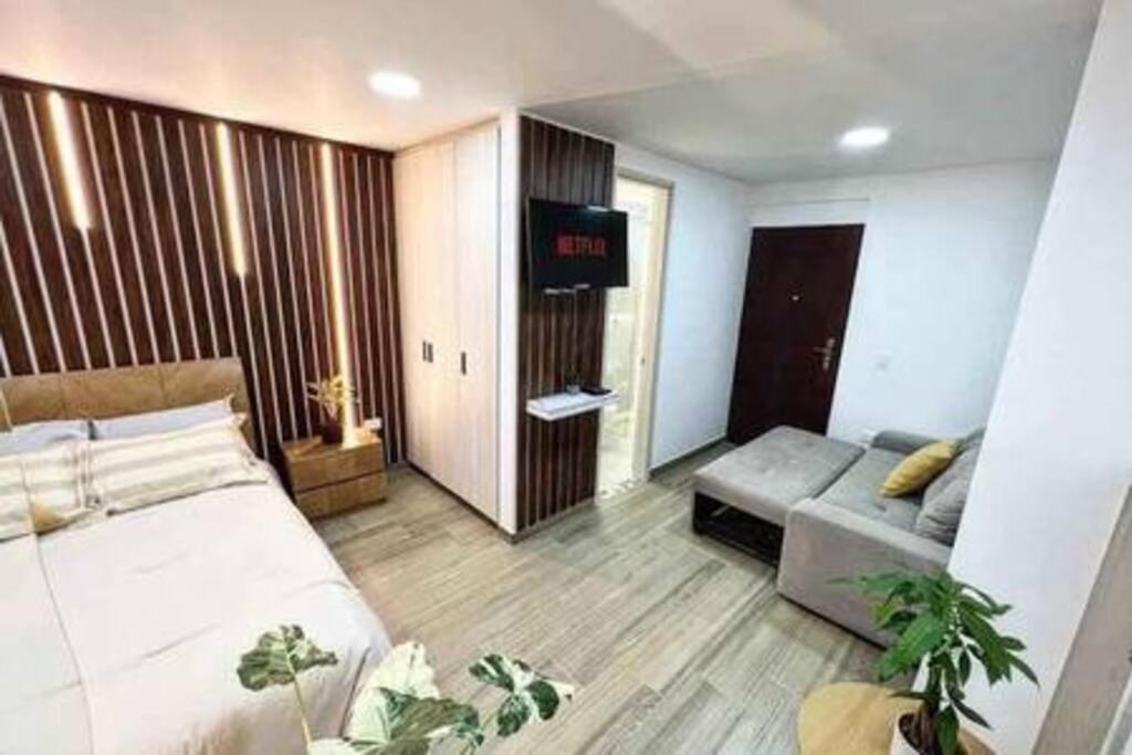 Alquiler Cerca A Clinica Americas Ark201 By Roots *