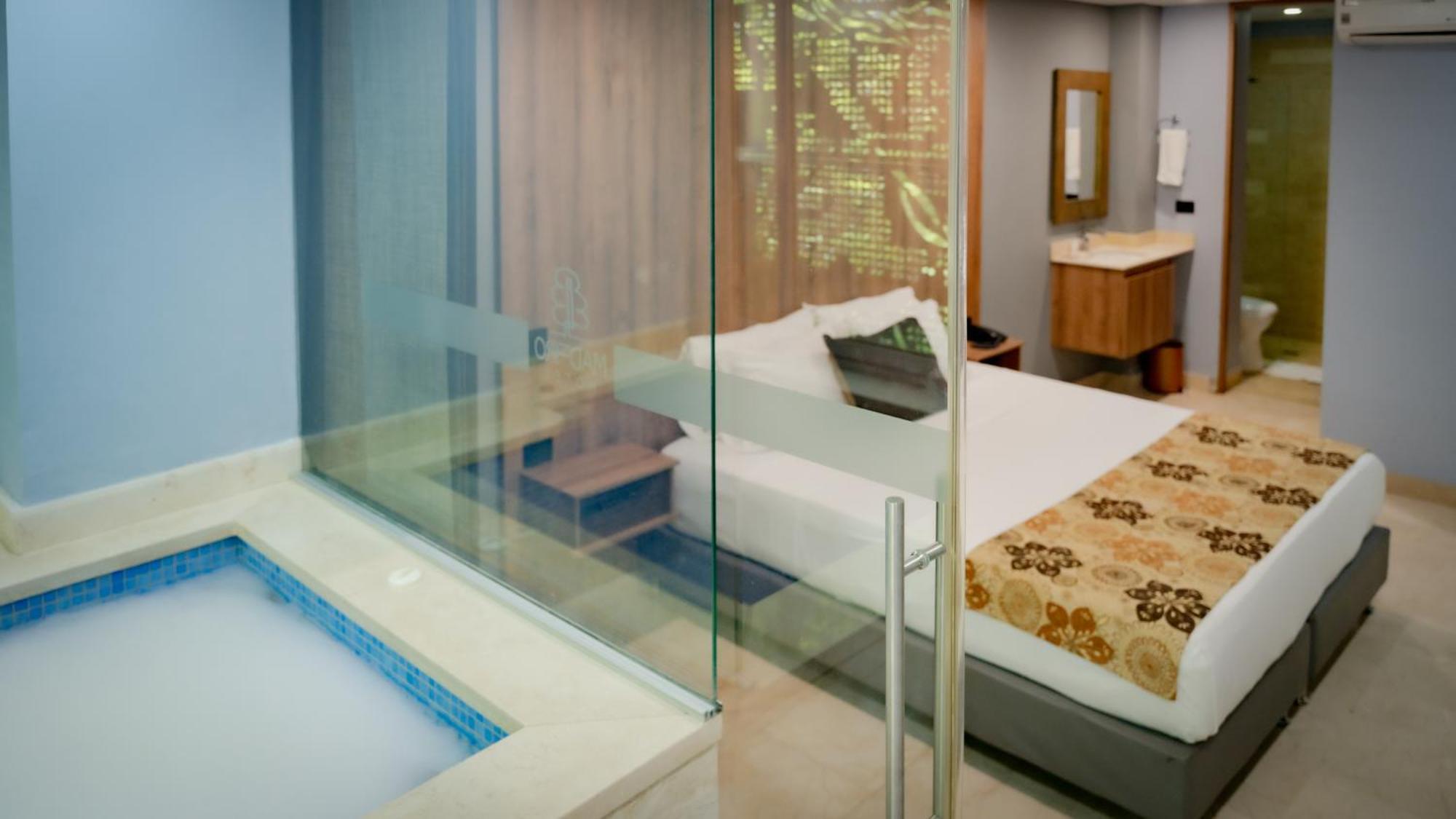 Hotel Madeiro 4*