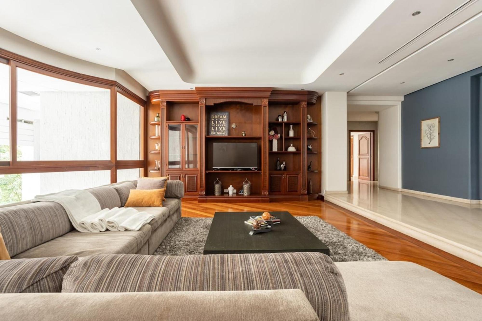 Stunning Luxury Penthouse With And Concierge Medellín